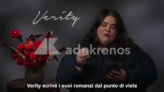 Anne Hathaway al cinema con 'Verity': "Stiamo perdendo la capacità di stare al mondo"