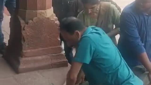 VIDEO : ताजमहल में बेटे ने सीपीआर देकर लौटाई पिता की सांस